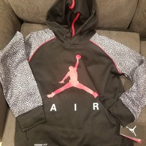 Boy's Large Jordan therma fit Sweatshirt New 12 14
